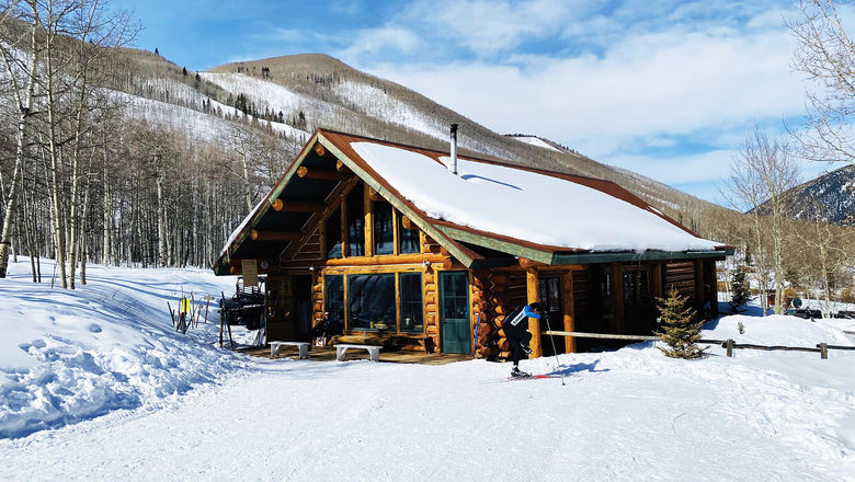 Ashcroft Ski Touring’s King Cabin has Nordic and skate ski rentals as well as passes for 20 miles of groomed cross-country ski trails.