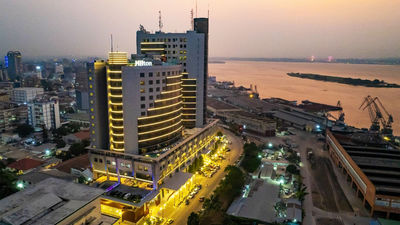 The Hilton Kinshasa is centrally located in the business and shopping district of La Gombe.